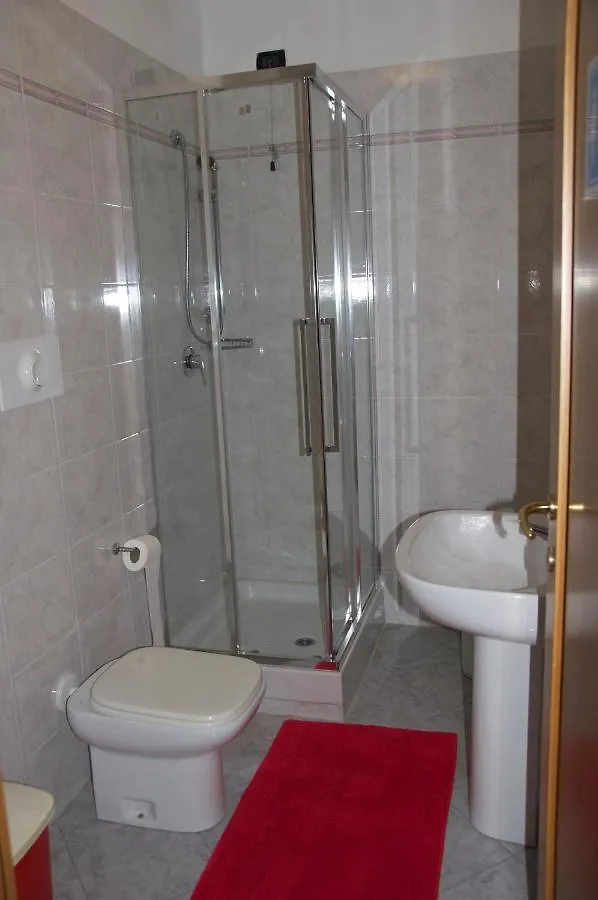 In Tracastello - Air Cond - Parking Not Included - Guest house