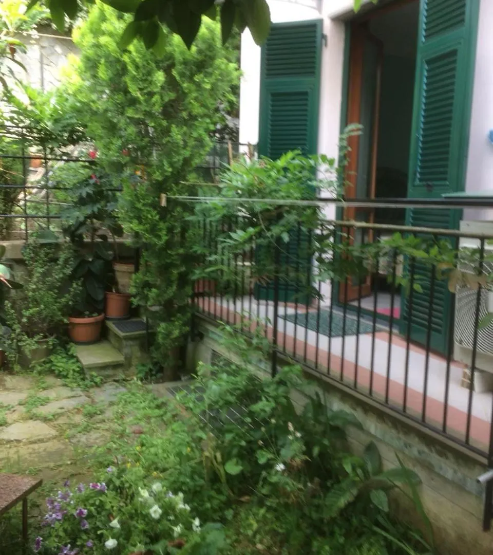 Guest house In Tracastello - Air Cond - Parking Not Included -